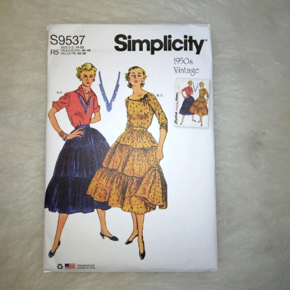 SIMPLICITY S9537 Sz 14-22 Vintage 1950s style Blouses And a full, tiered Skirt